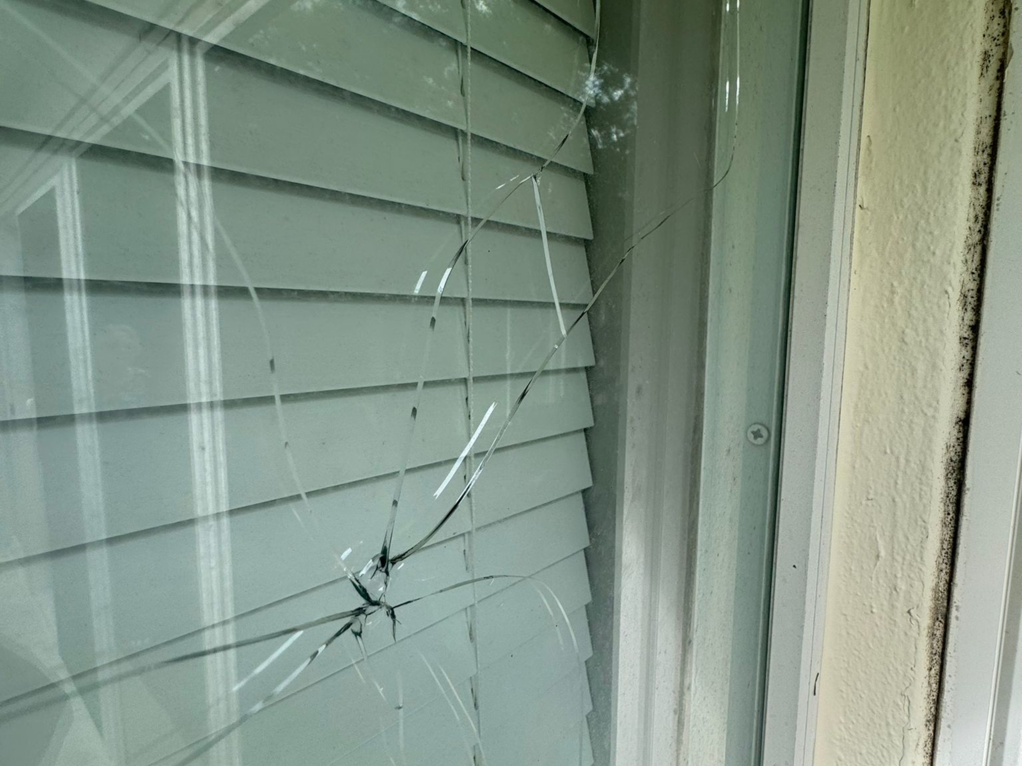 Broken Glass Door Repair in Miami